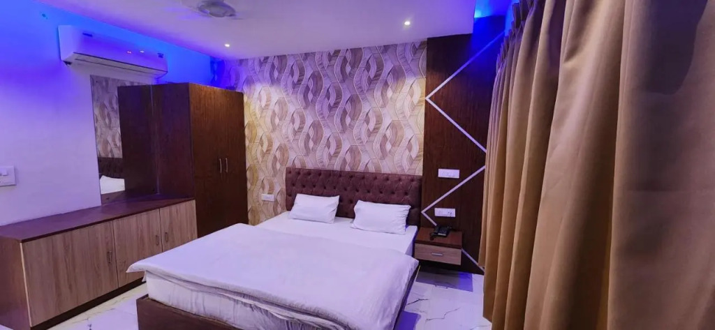 Rbs Hotel & Restaurant