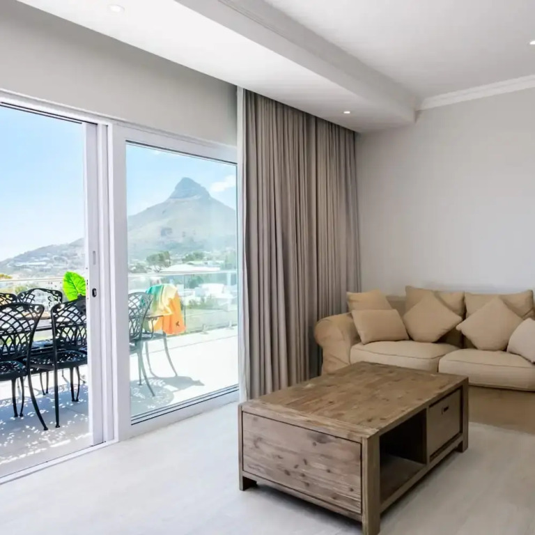 Elegant Apartment w Ocean Views Quenera Apartment