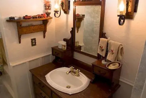 Joe-Lin Station Bed & Breakfast