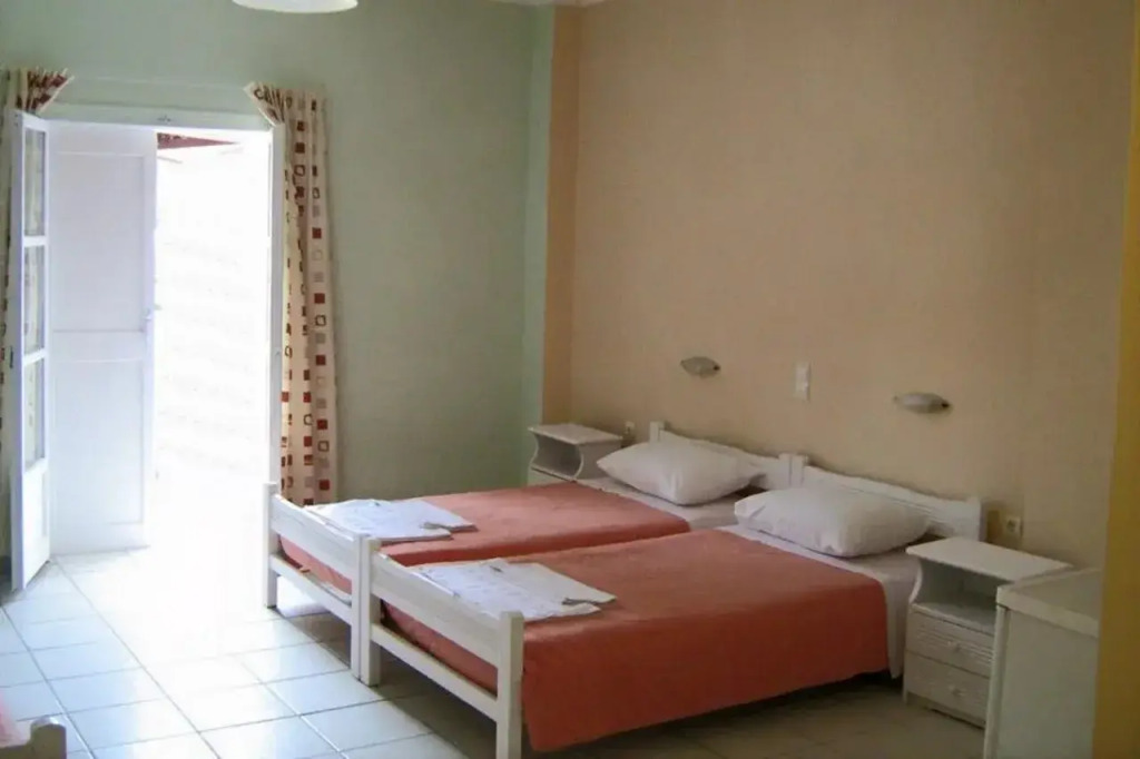 Dimis Studios And Apartments