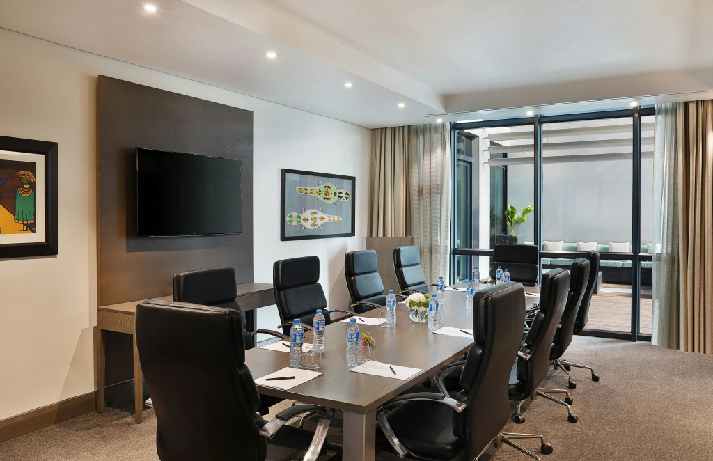 Legend Hotel Lagos Airport, Curio Collection By Hilton
