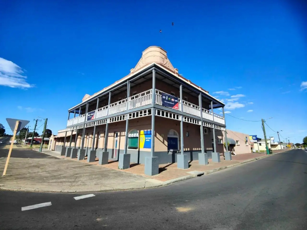 The Club Hotel Collie