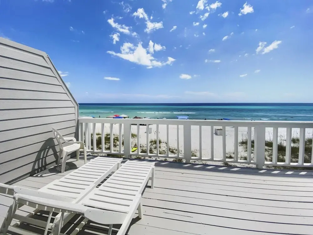 On the Beach - 2 Br townhouse by RedAwning