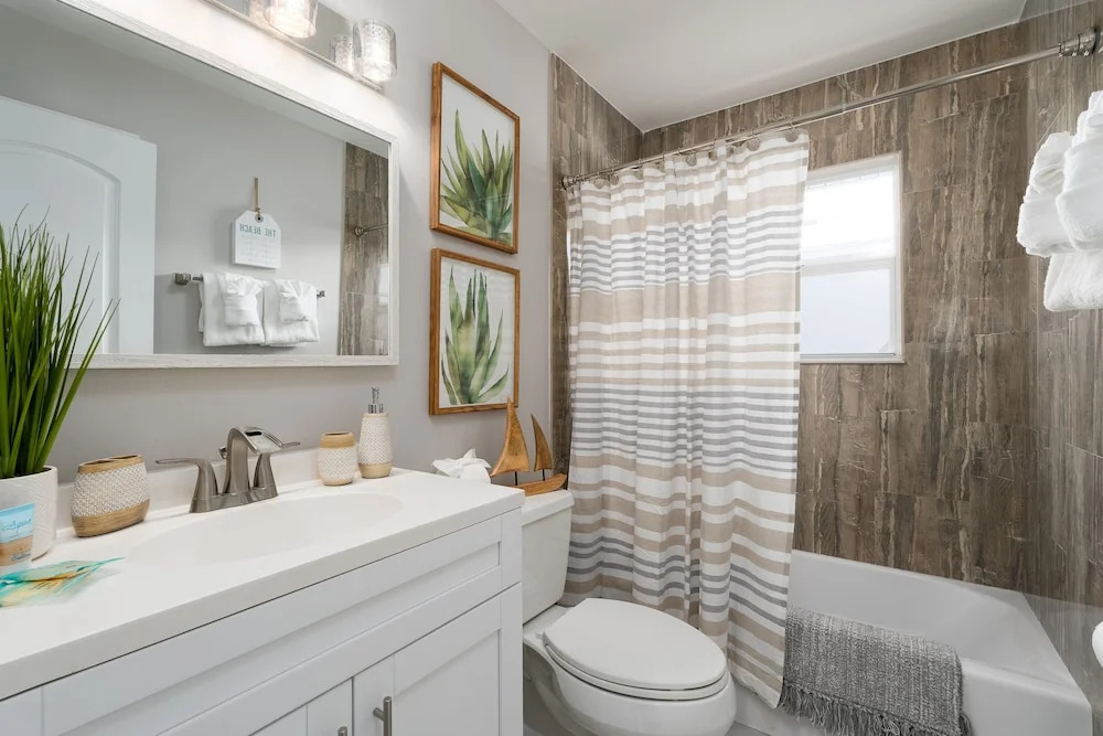 Shells N Sunshine! Getaway Destination Just Minutes from the White Sandy Beaches of Fort Myers! home