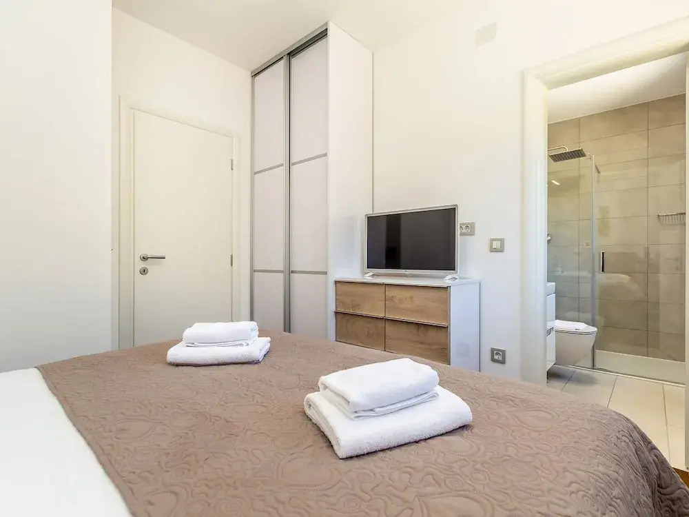Scenic Villa in Linardi?i With Private Swimming Pool