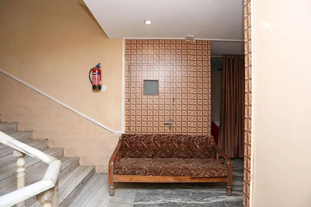 OYO Flagship 16602 NIT Faridabad
