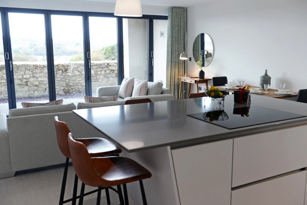 Apartment 2 Waterstone House - Luxury Sea View Apartment