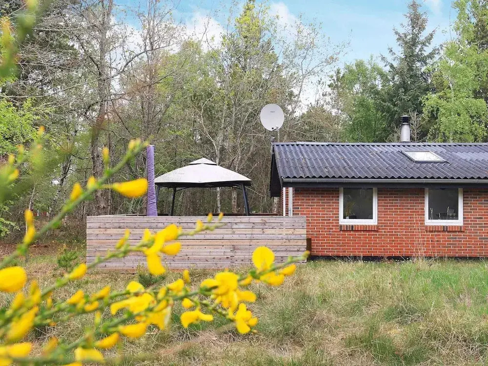 8 person holiday home in Ålbæk