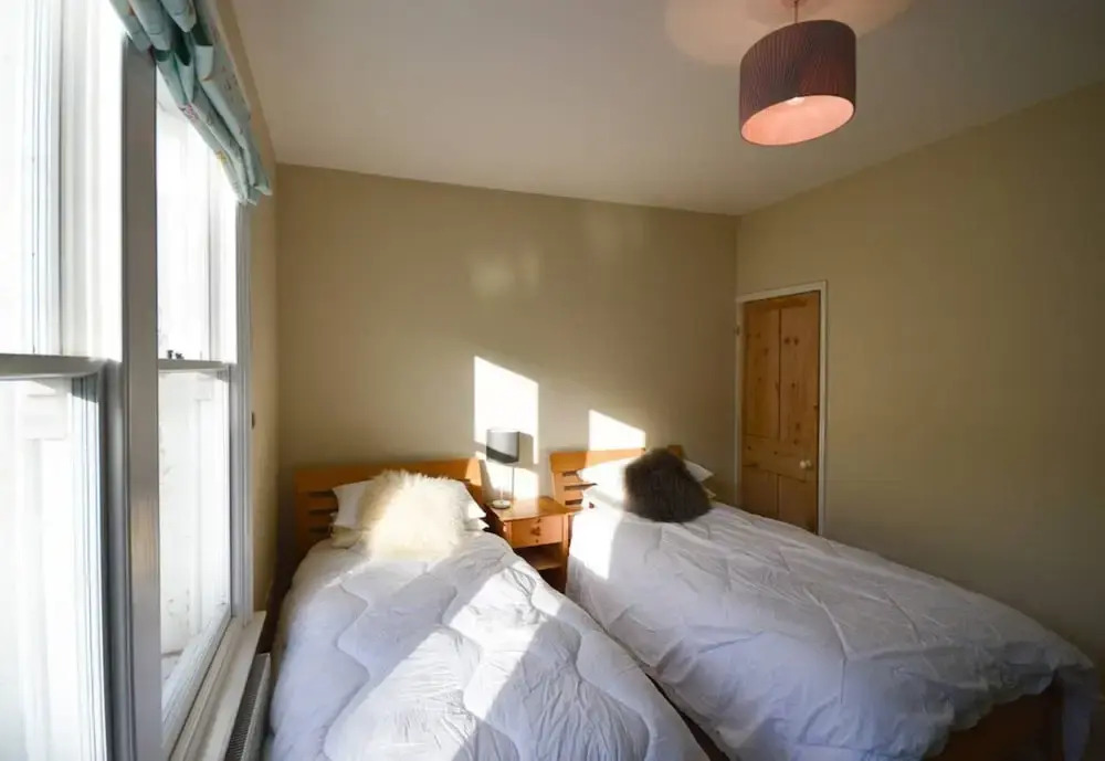Bright & Homely 2 Bed House In Bedminster