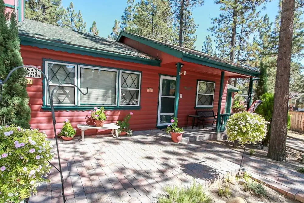 Barefoot Bungalow-1804 by Big Bear Vacations
