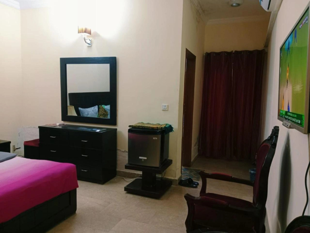 Royal Galaxy Guest House
