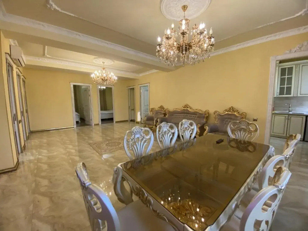 AL SHEIKH 5 BEDROOM LUXURY APARTMENT 1