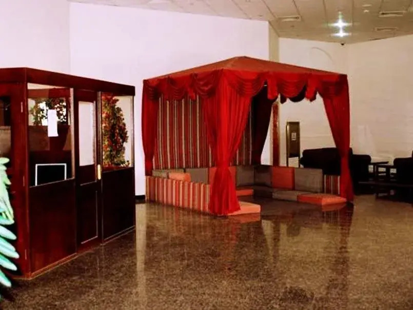 Al Sharqiya Sands Hotel