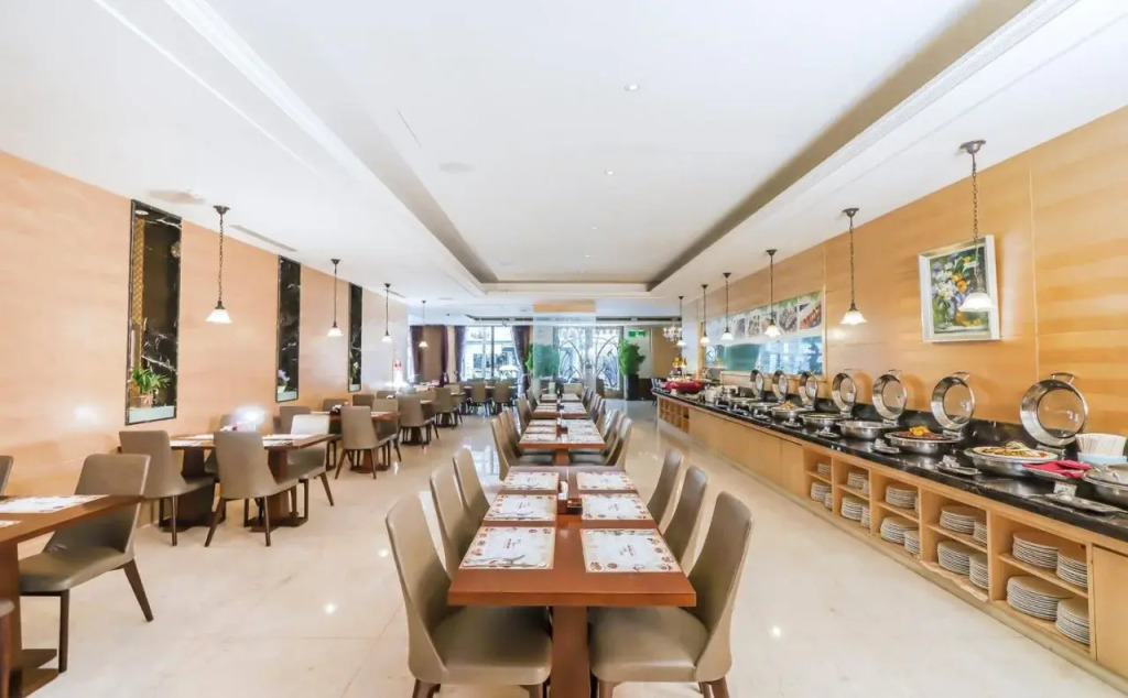 Justwin Grand Hotel