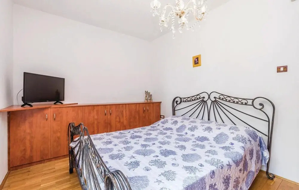 Pet Friendly Home In Spincici