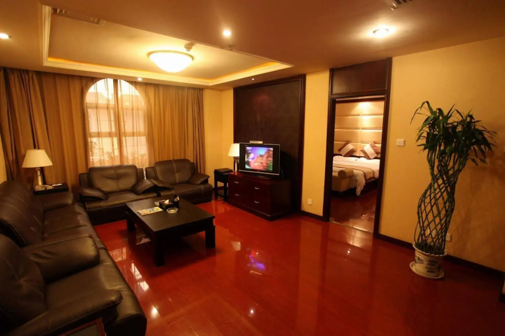Hongluo Harbor Holiday Hotel