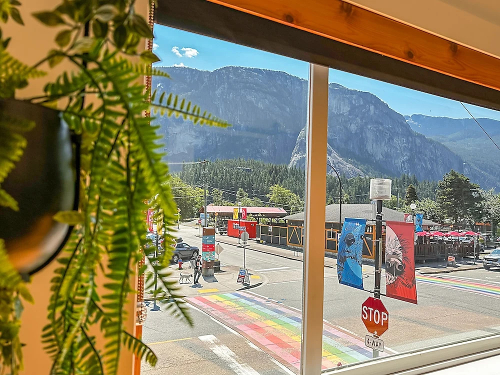 Crash Hotel Squamish