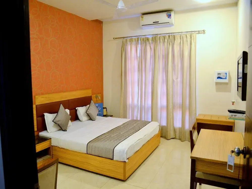 OYO 3523 Tekarees Inn Mahanagar