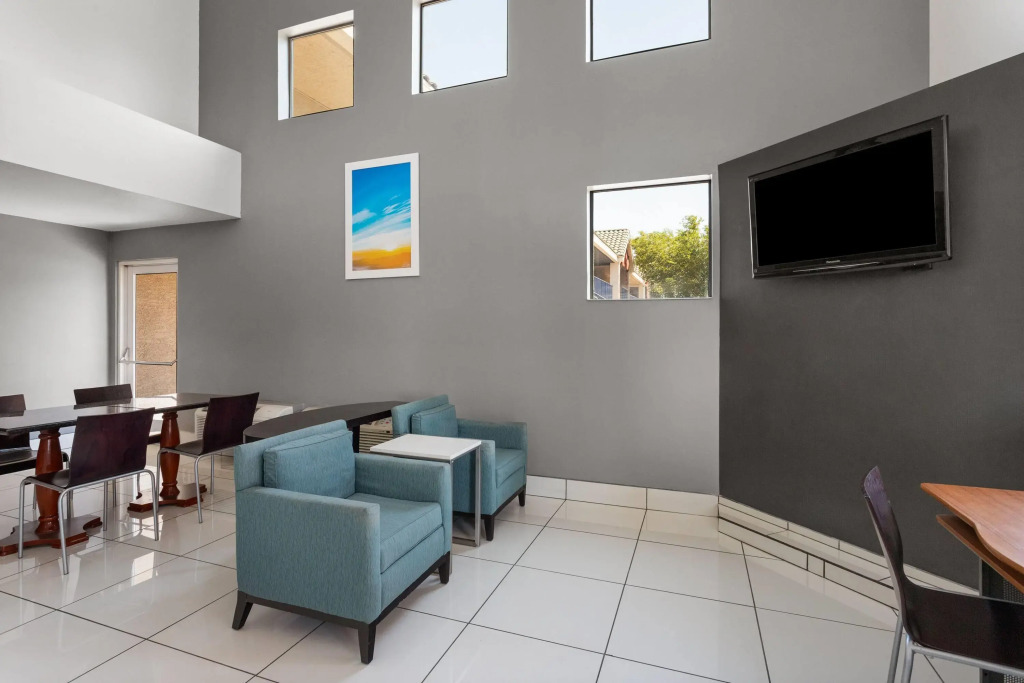 Days Inn by Wyndham Phoenix West