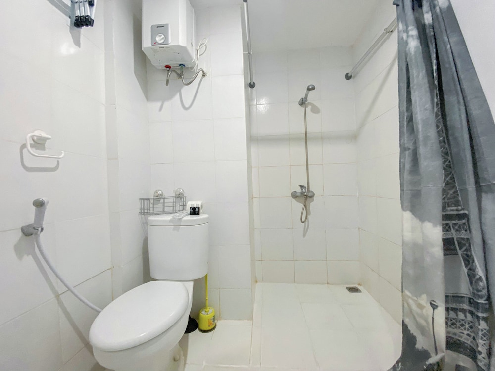 Simply And Homey Studio (No Kitchen) Room Apartment Paltrow City