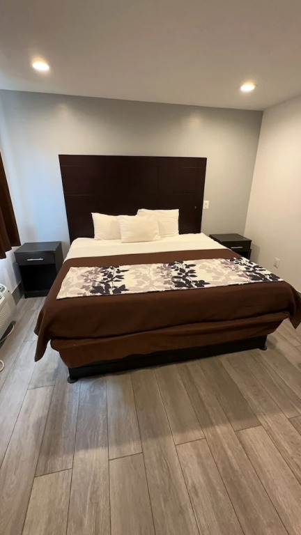 Lindenhurst Motel