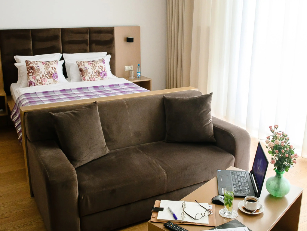 HomeBridge Hotel Apartments