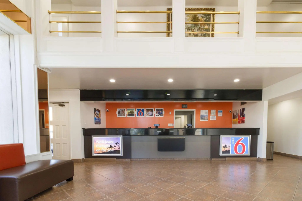 Motel 6-Claremont, CA