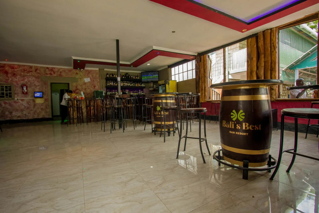 Balis Best Bar and Resort