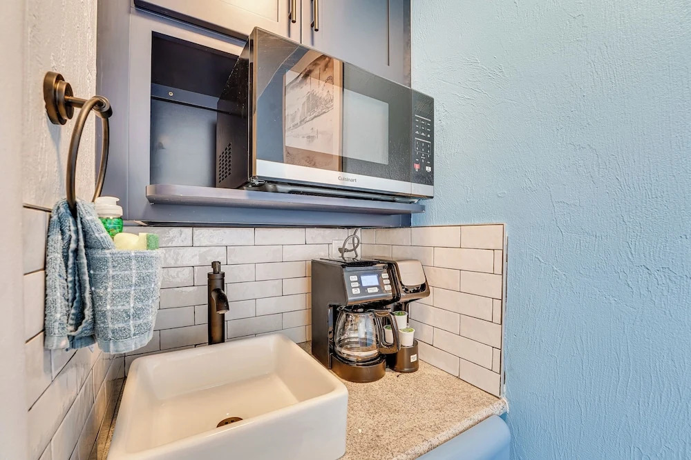 Beachfront Studio w/ Community Indoor Pool!