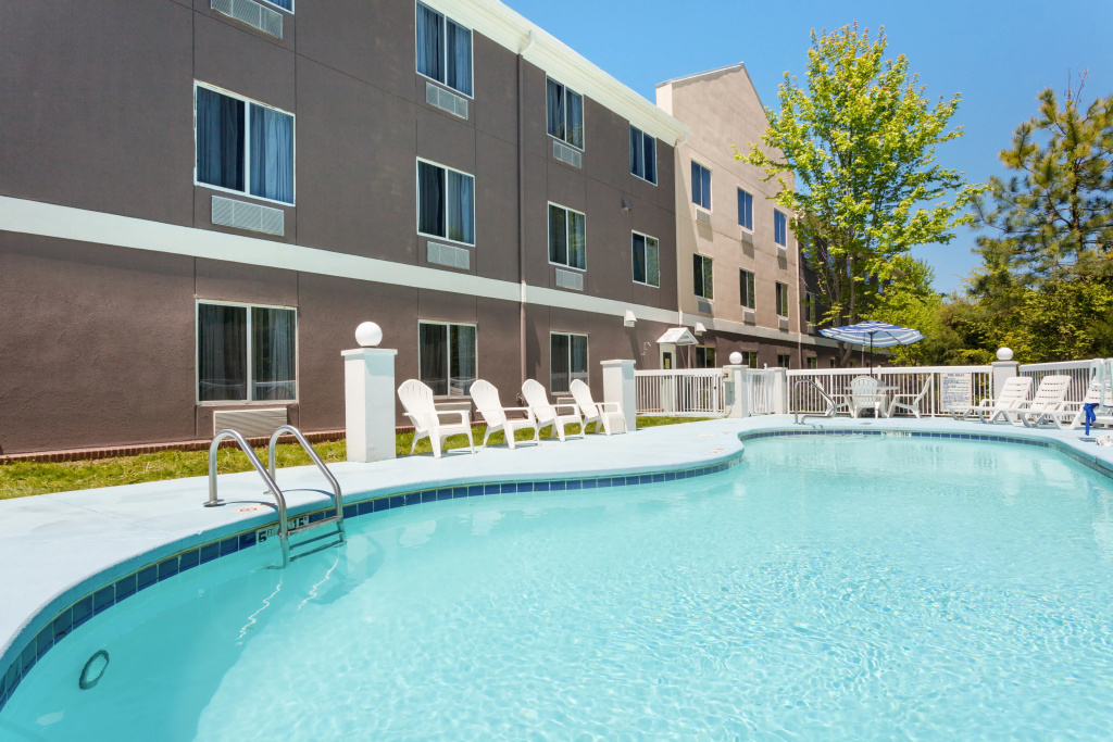 Holiday Inn Express Hotel & Suites Mebane by IHG