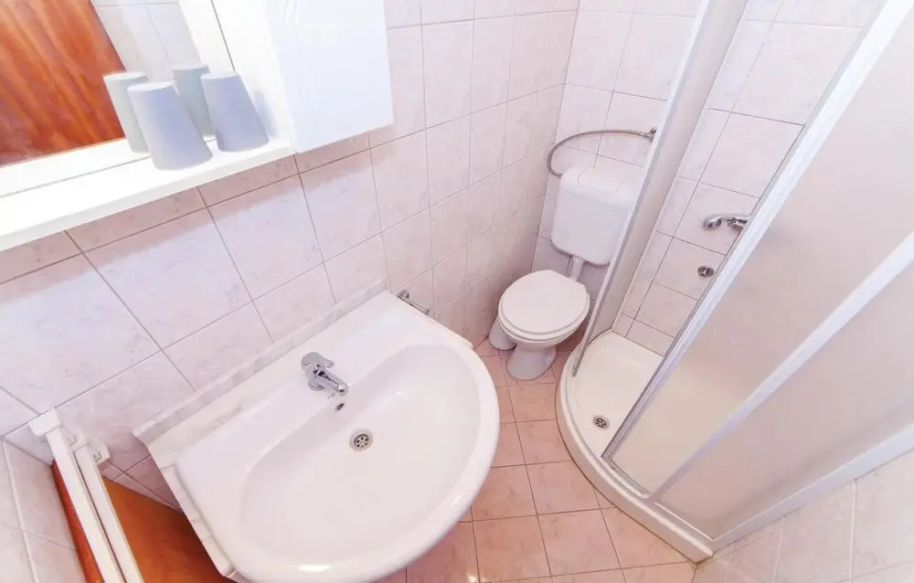 Amazing Apartment in Jadranovo With 2 Bedrooms and Wifi