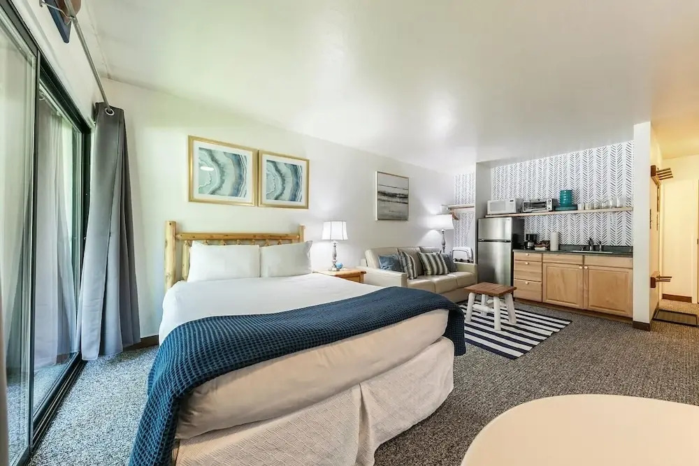 211 Bldg B 1 Bedroom Condo