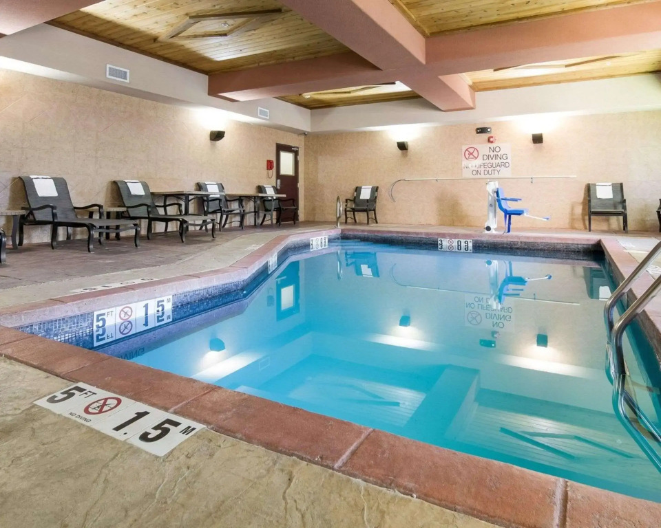 Comfort Suites Topeka Northwest