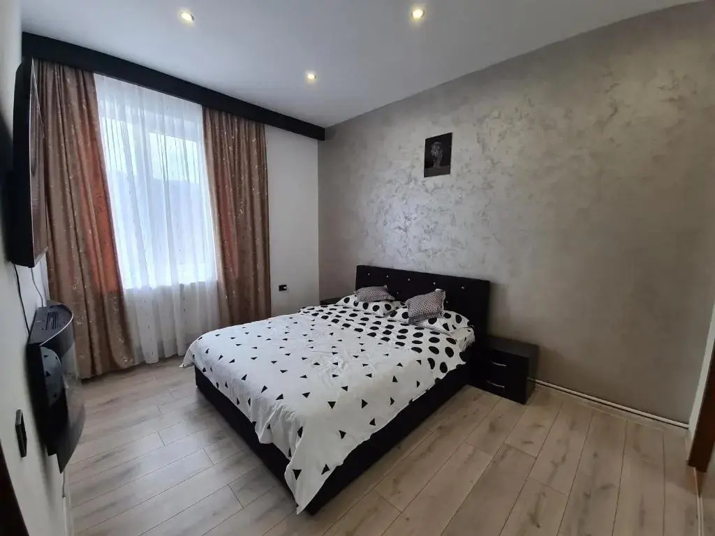 Diamonds House