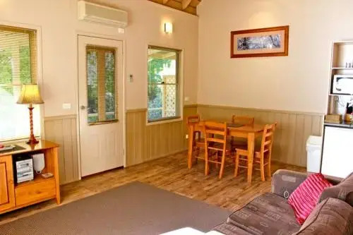 Autumn Leaf Cottage 1