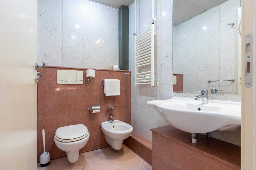 Jet Hotel, Sure Hotel Collection by Best Western