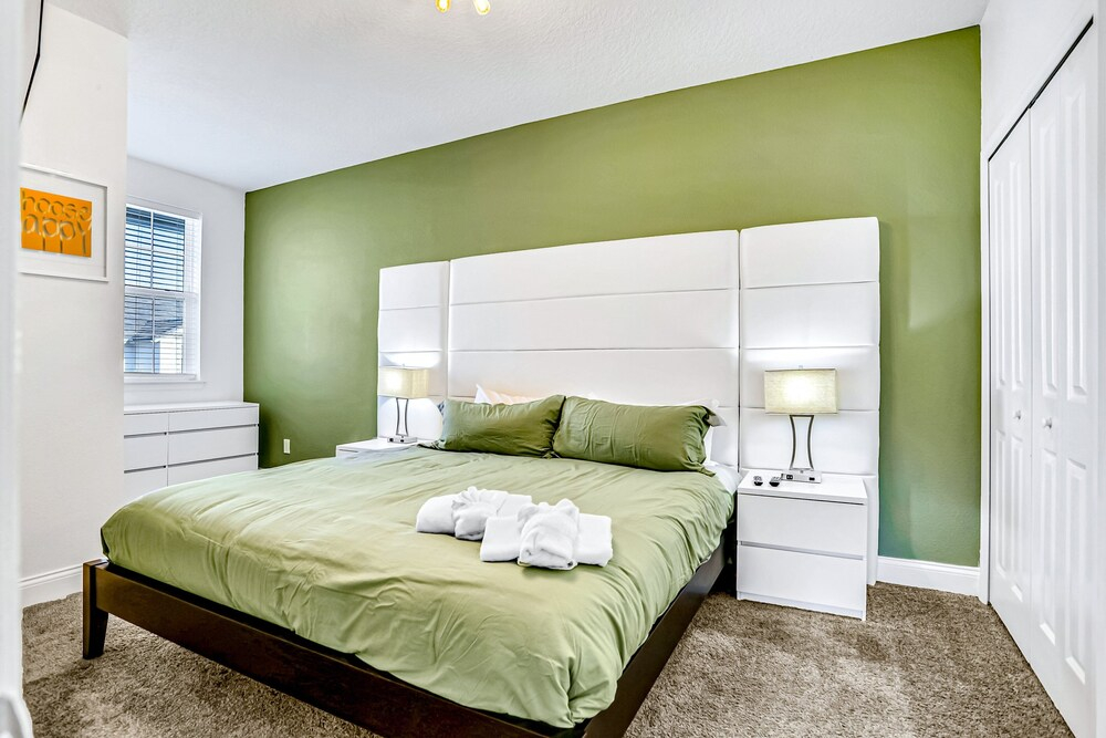 Dog-friendly Townhome With Private Pool, Screened Lanai, Fast Wifi, W/d, AC