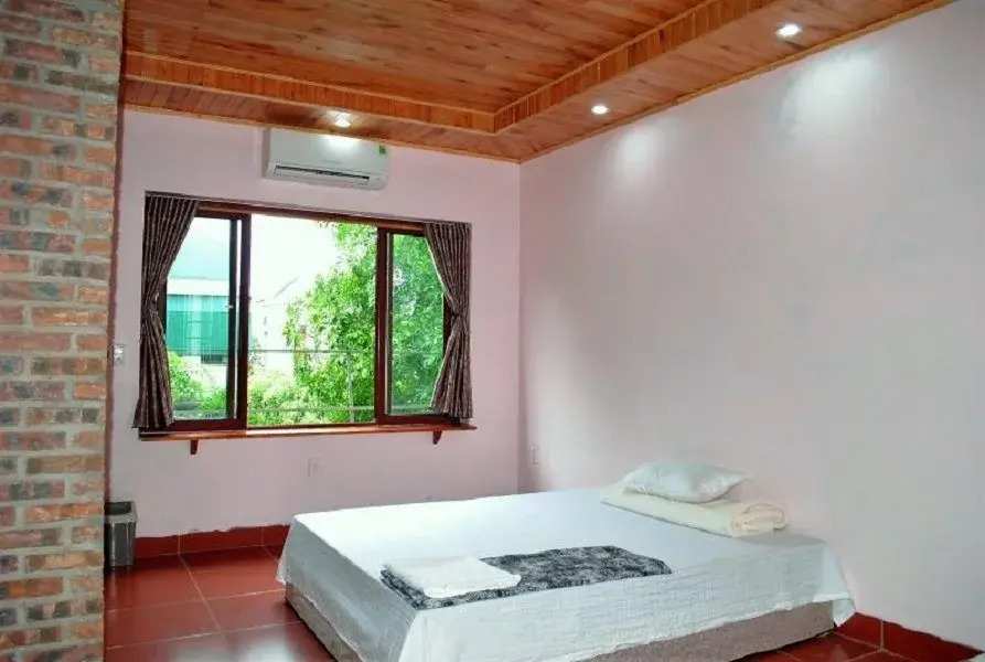 Ho Nui Dinh Hotel