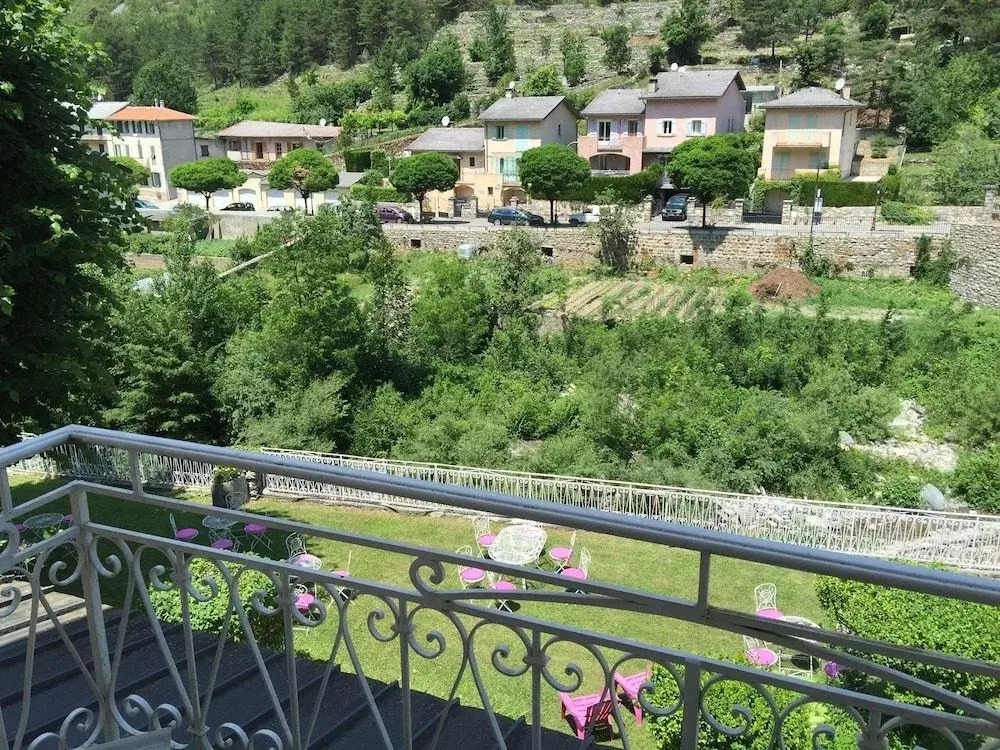 Le Mirval
