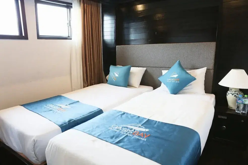 Oasis Bay Party Cruise - Ha Long Bay Tour