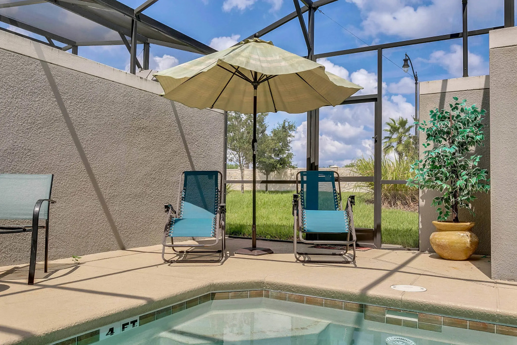 4 Bd 3 Ba Storey Lake 3150 Pp