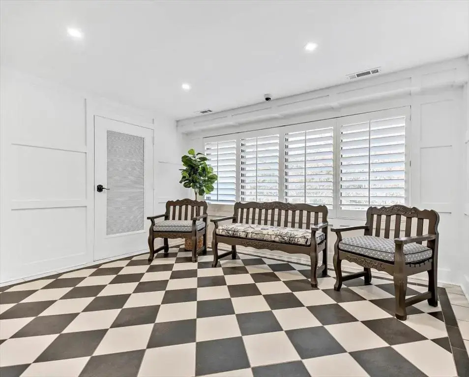 Village House 303, 2 Bedrooms, Sleeps 6, Elevator