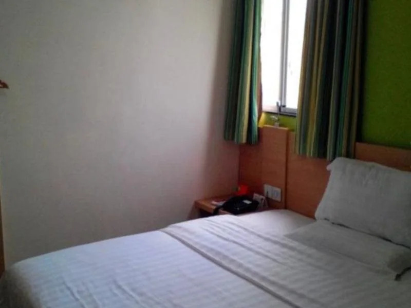 7Days Inn Chengdu Xindu Baoguang Temple