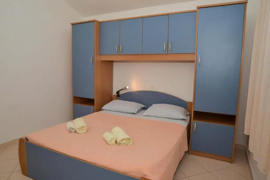 Apartments Lonić