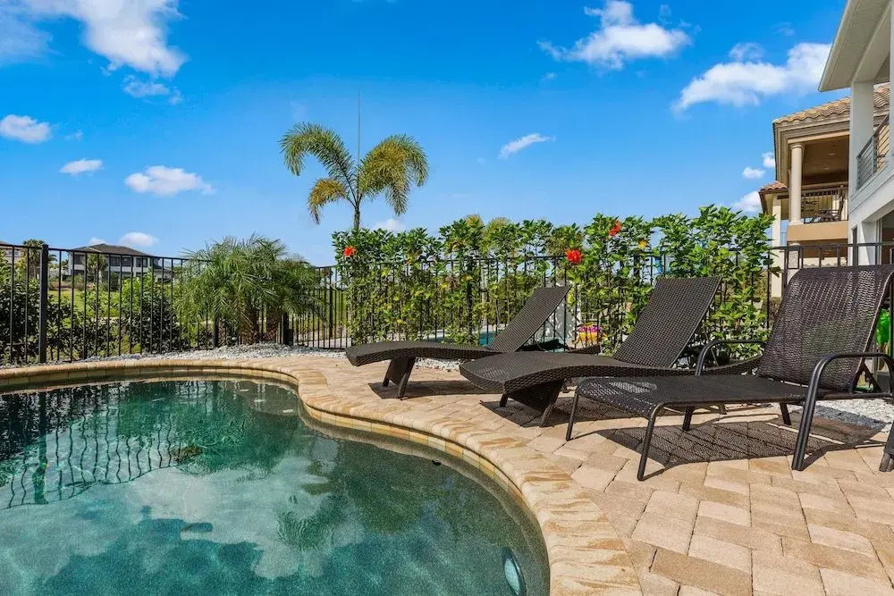 Panoramic Golf Course Views 5 Br home by RedAwning