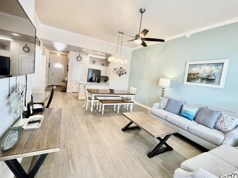 A Wave From It All 2 Bedroom Townhouse by Redawning
