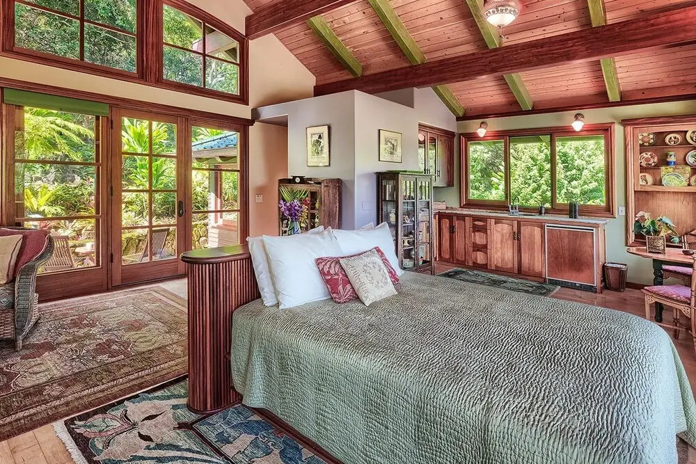 Sea Song in Kilauea With 4 Bedrooms and 4 Bathrooms