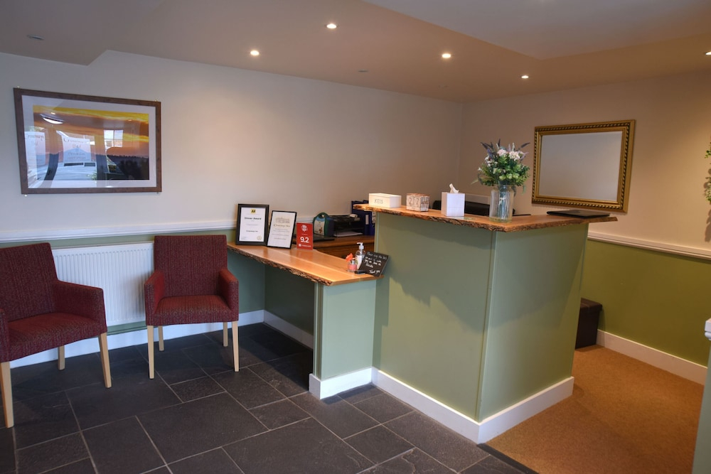 Crossways Inn