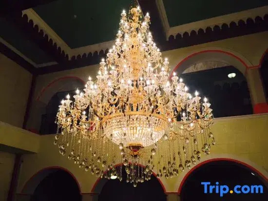 Ya'oulong Castle Hotel