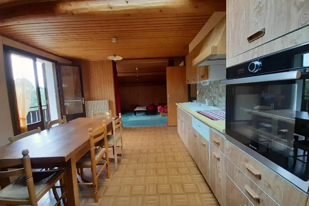 Apartment With GardenBalcon